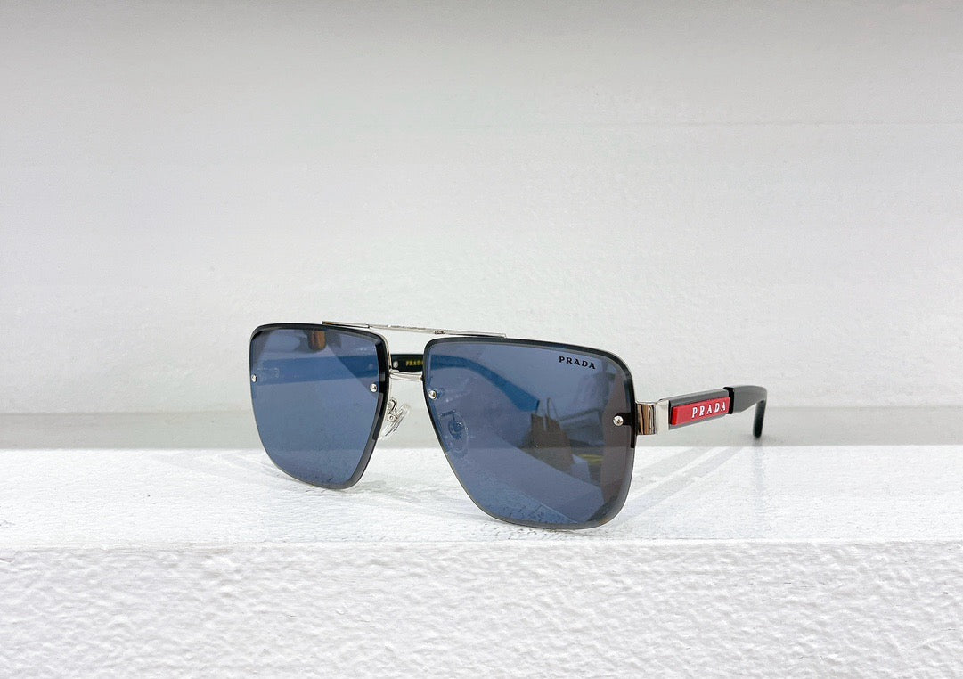Schwarze, braune und blaue Sonnenbrille