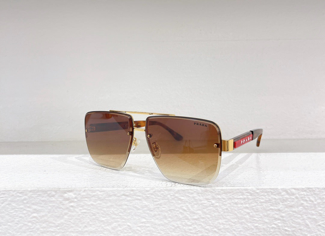 Schwarze, braune und blaue Sonnenbrille