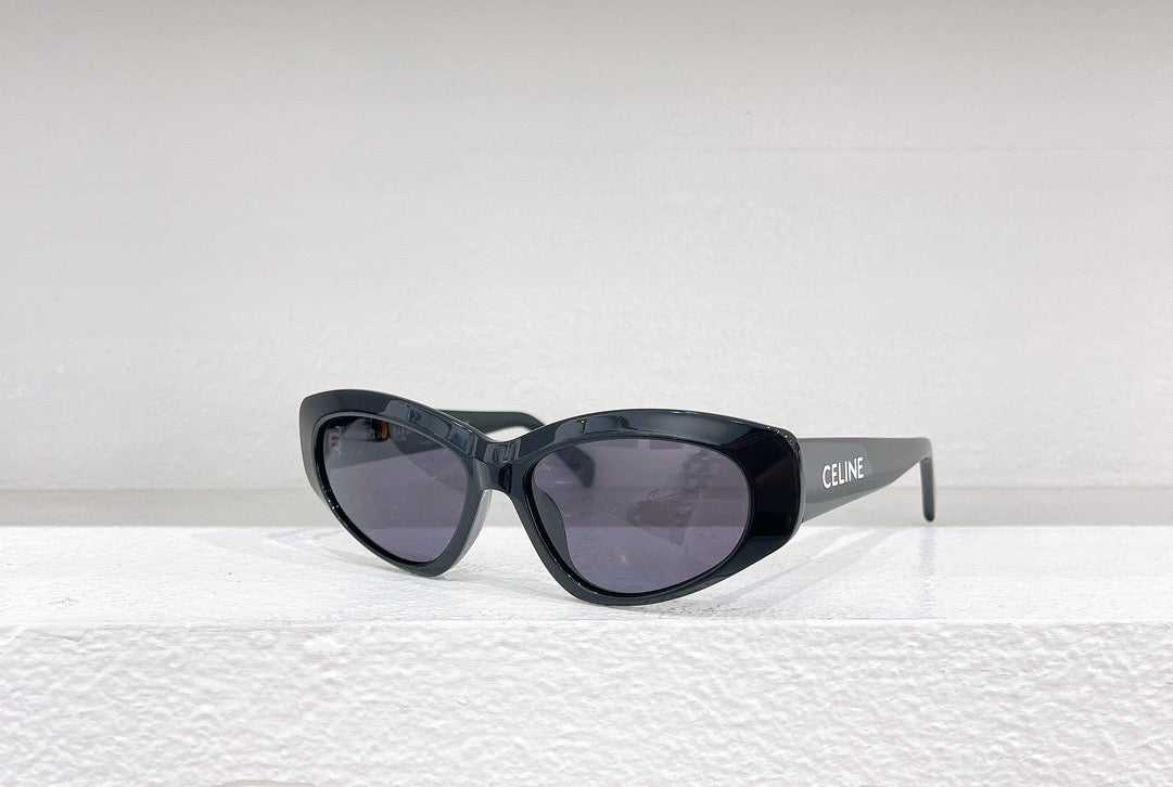 Sonnenbrille in Schwarz, Blau, Rosa, Himmelblau und Weiß