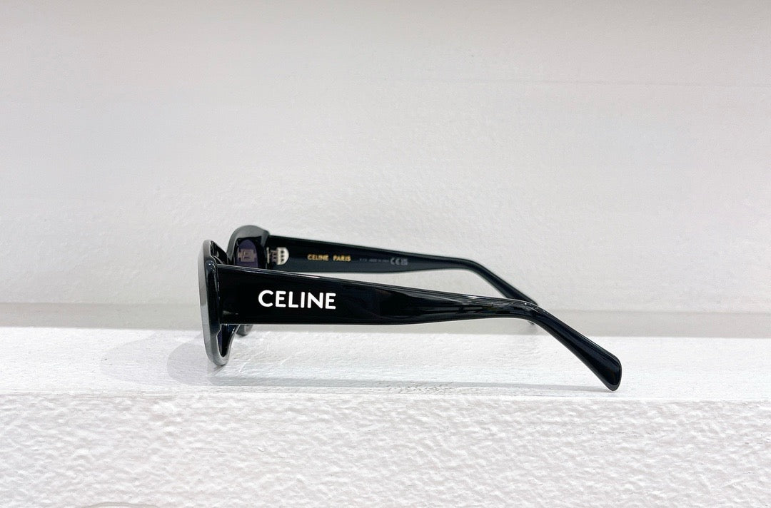 Sonnenbrille in Schwarz, Blau, Rosa, Himmelblau und Weiß