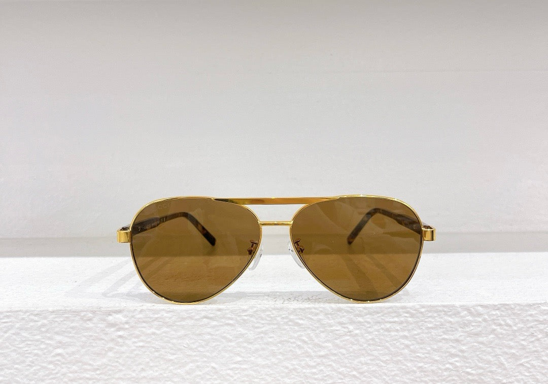 Schwarze, braune und blaue Sonnenbrille