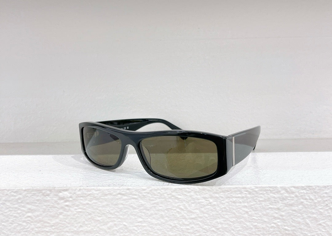 Schwarze, braune und blaue Sonnenbrille