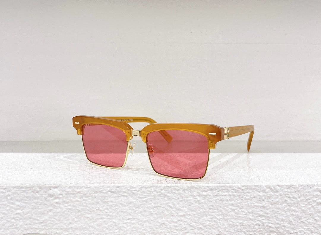 Schwarze, braune, rosa und weiße Sonnenbrille