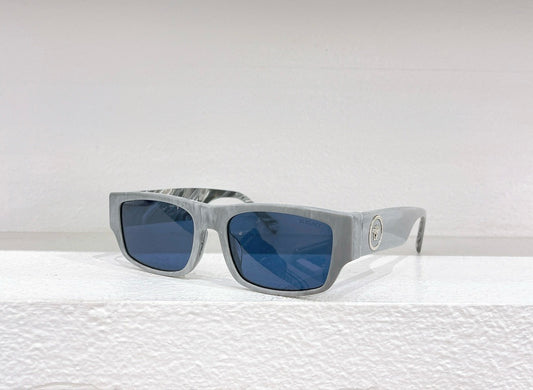 Gafas de sol negras, marrones y grises