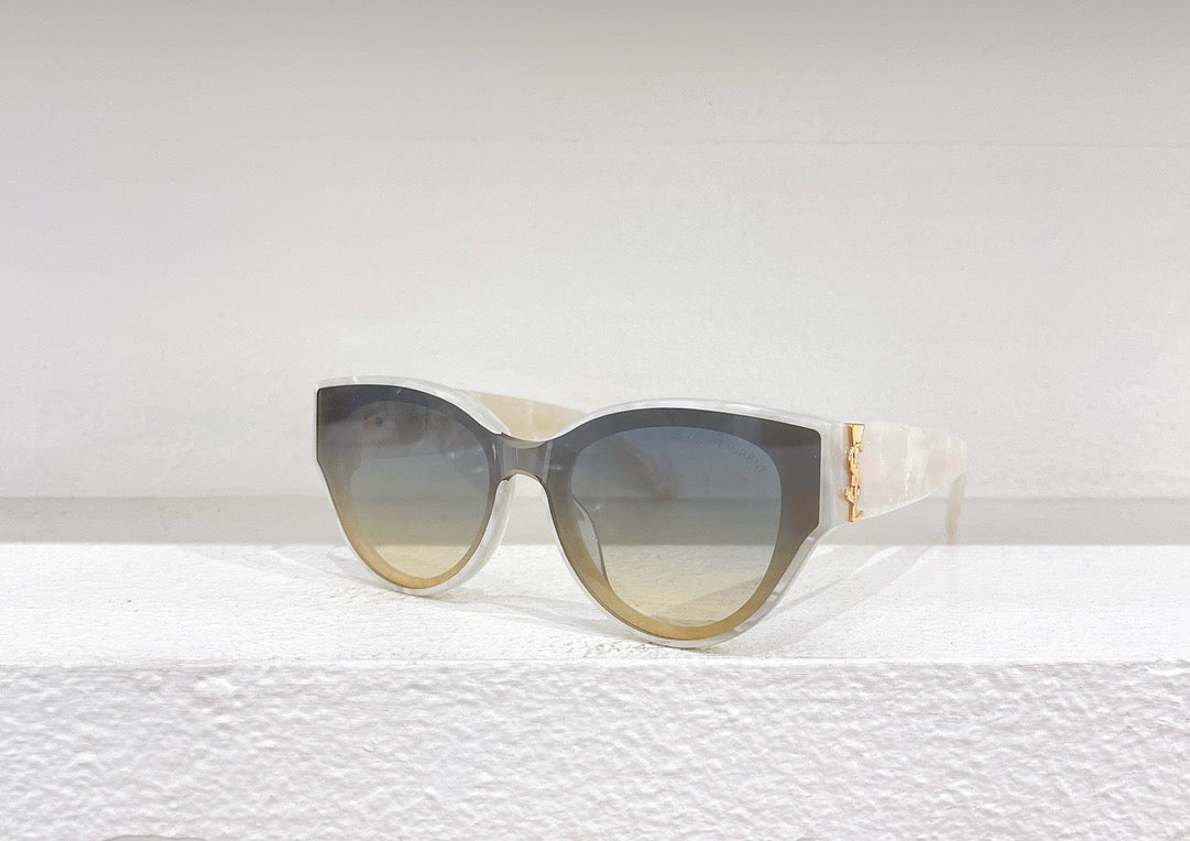 Schwarze, braune, blaue und weiße Sonnenbrille