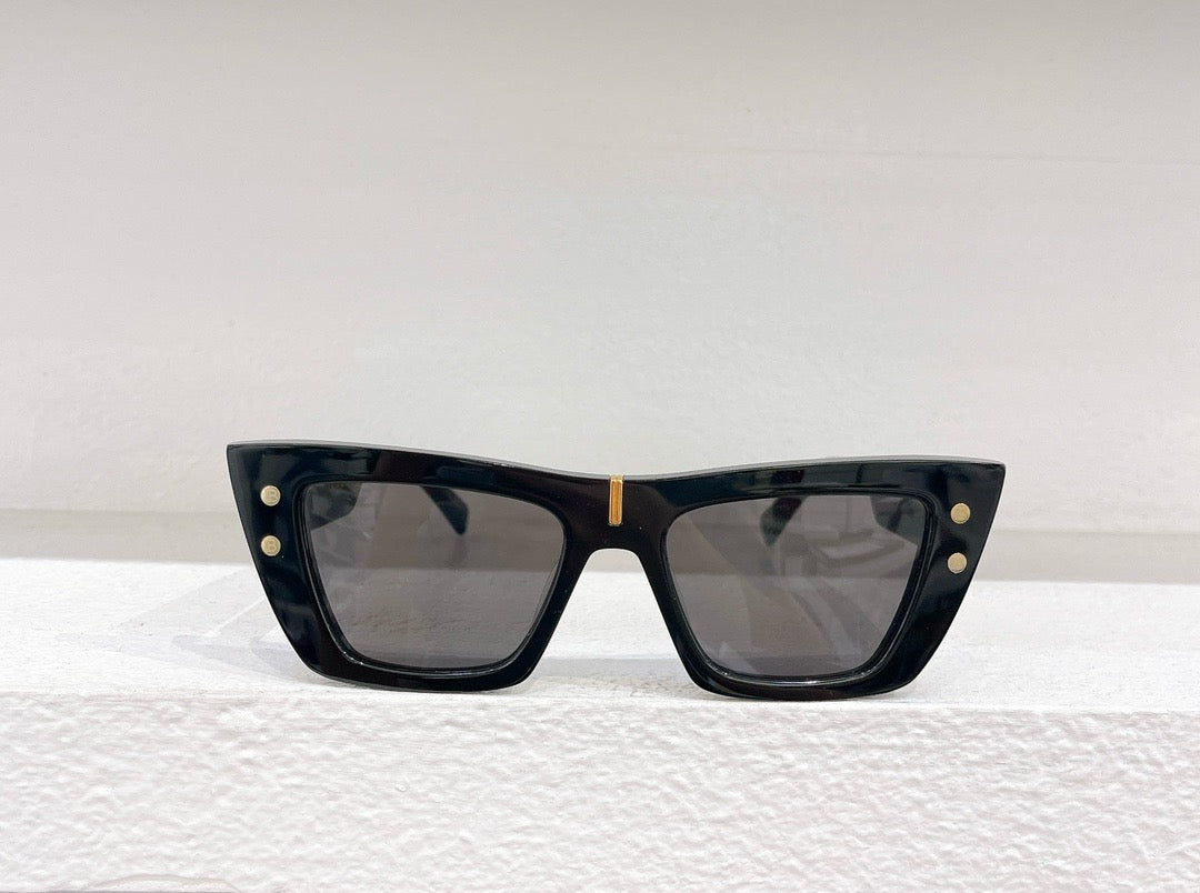 Schwarz-weiße Sonnenbrille
