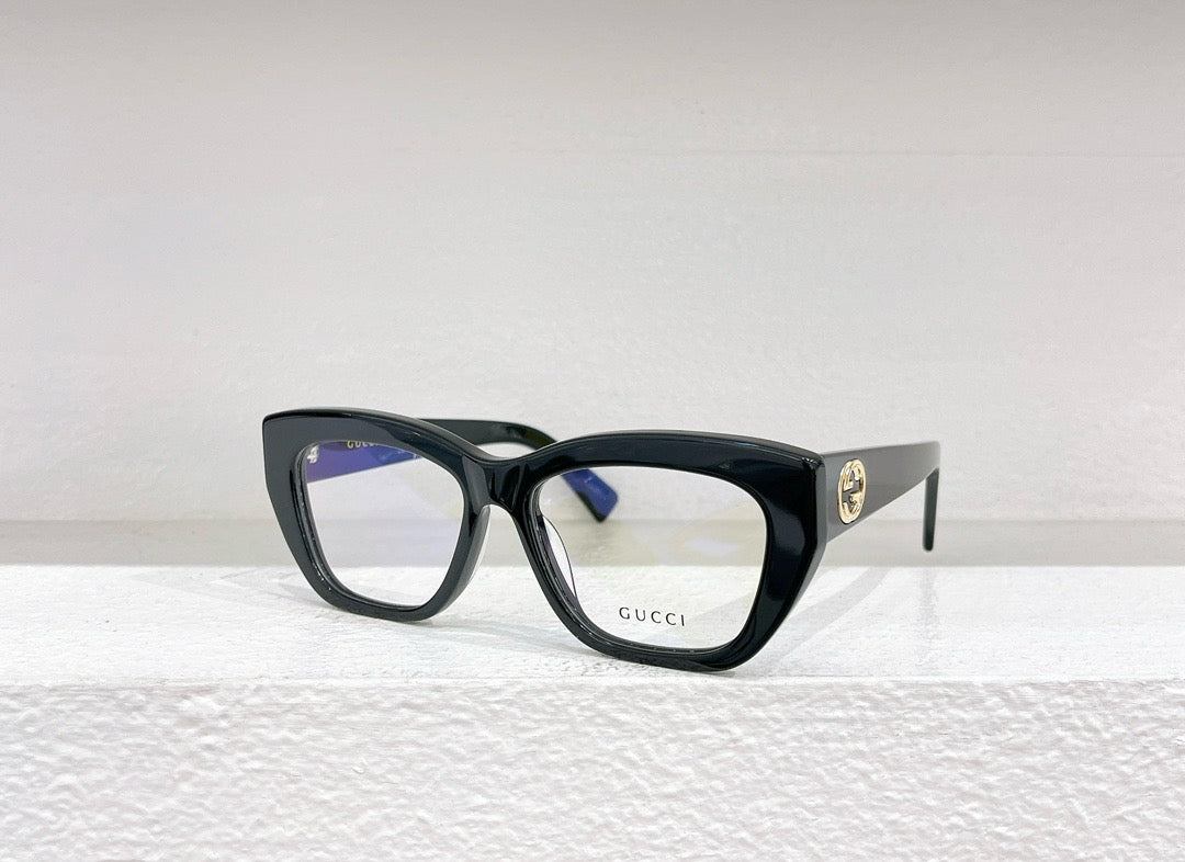 Rote, schwarze und weiße Sonnenbrille