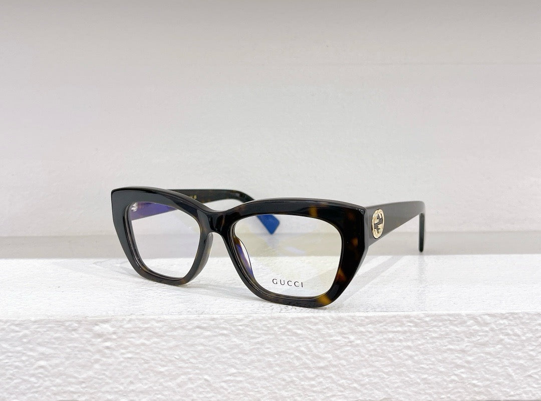 Rote, schwarze und weiße Sonnenbrille