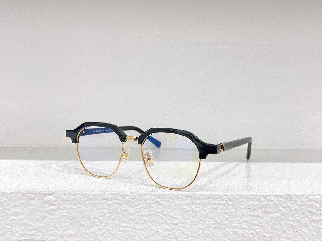 Braune und schwarze Sonnenbrille
