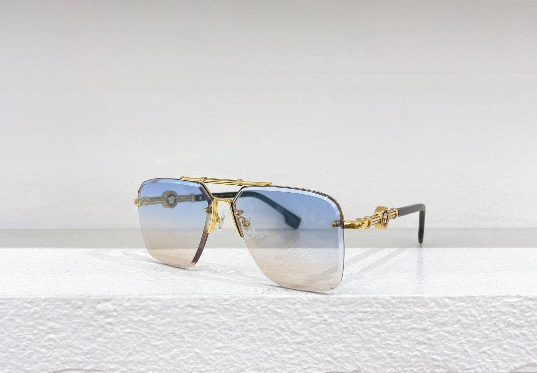 Braune und schwarze Sonnenbrille