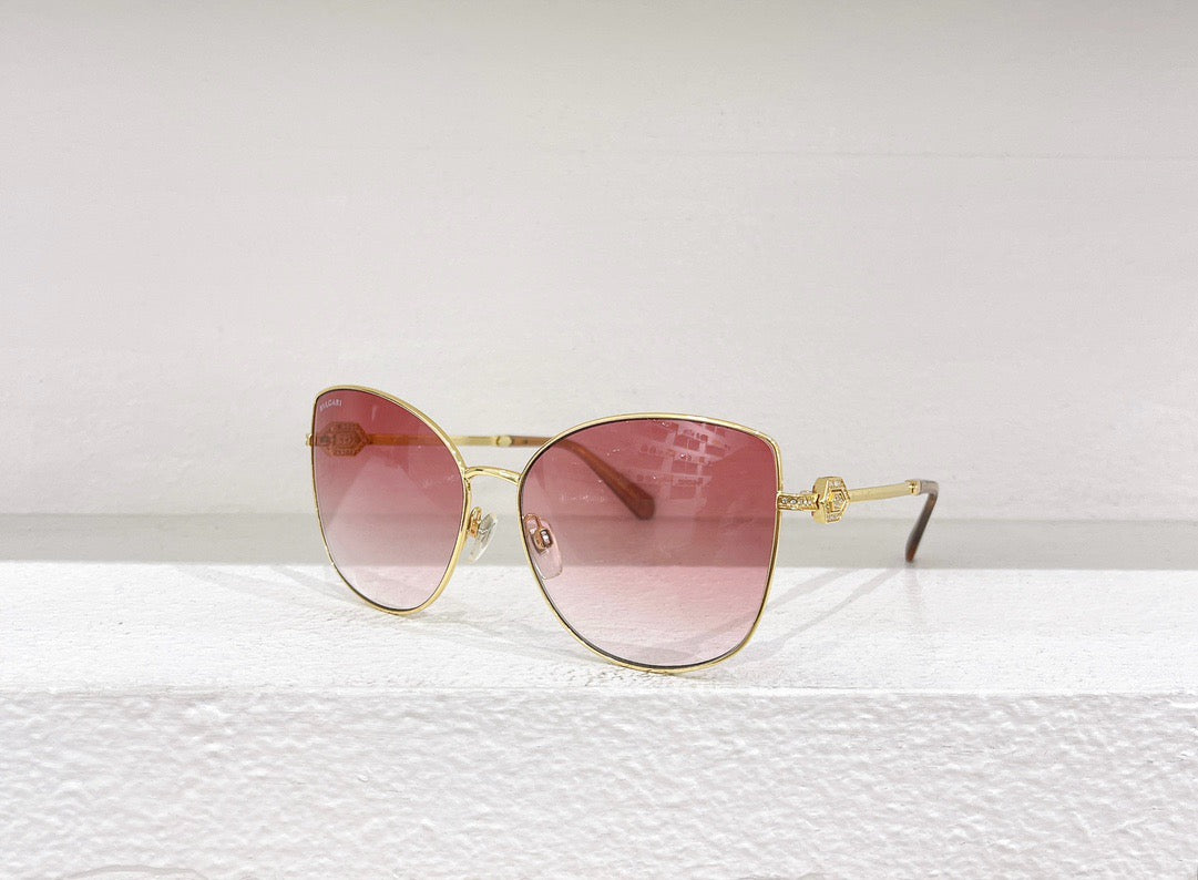 Blaue, braune und rosa Sonnenbrille