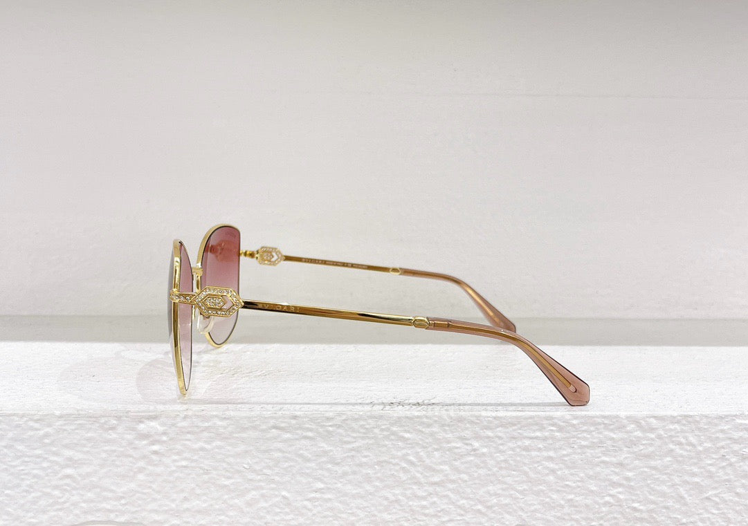 Blaue, braune und rosa Sonnenbrille