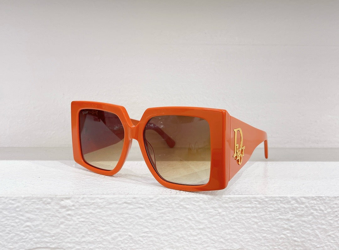 Sonnenbrille in Rot, Grün, Weiß, Schwarz und Orange