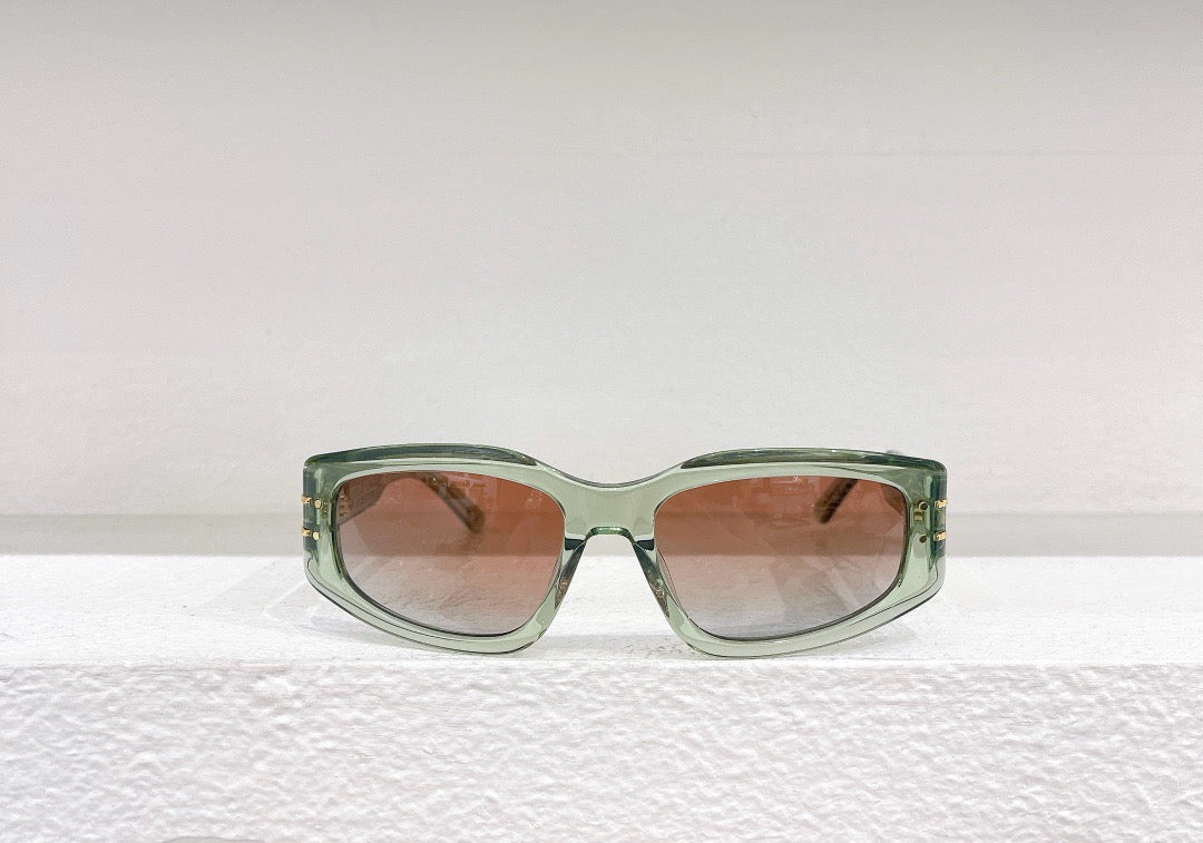 Schwarze, grüne und braune Sonnenbrille