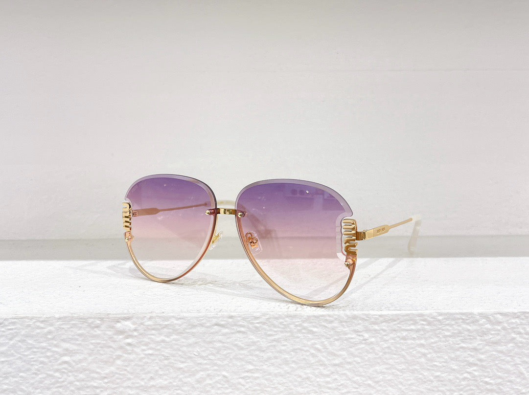 Gafas de sol negras y marrones