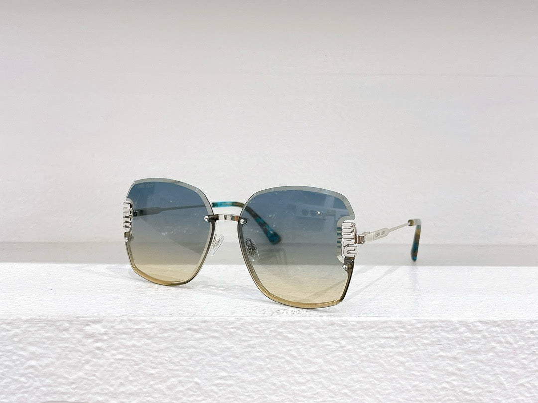 Schwarze, blaue und braune Sonnenbrille