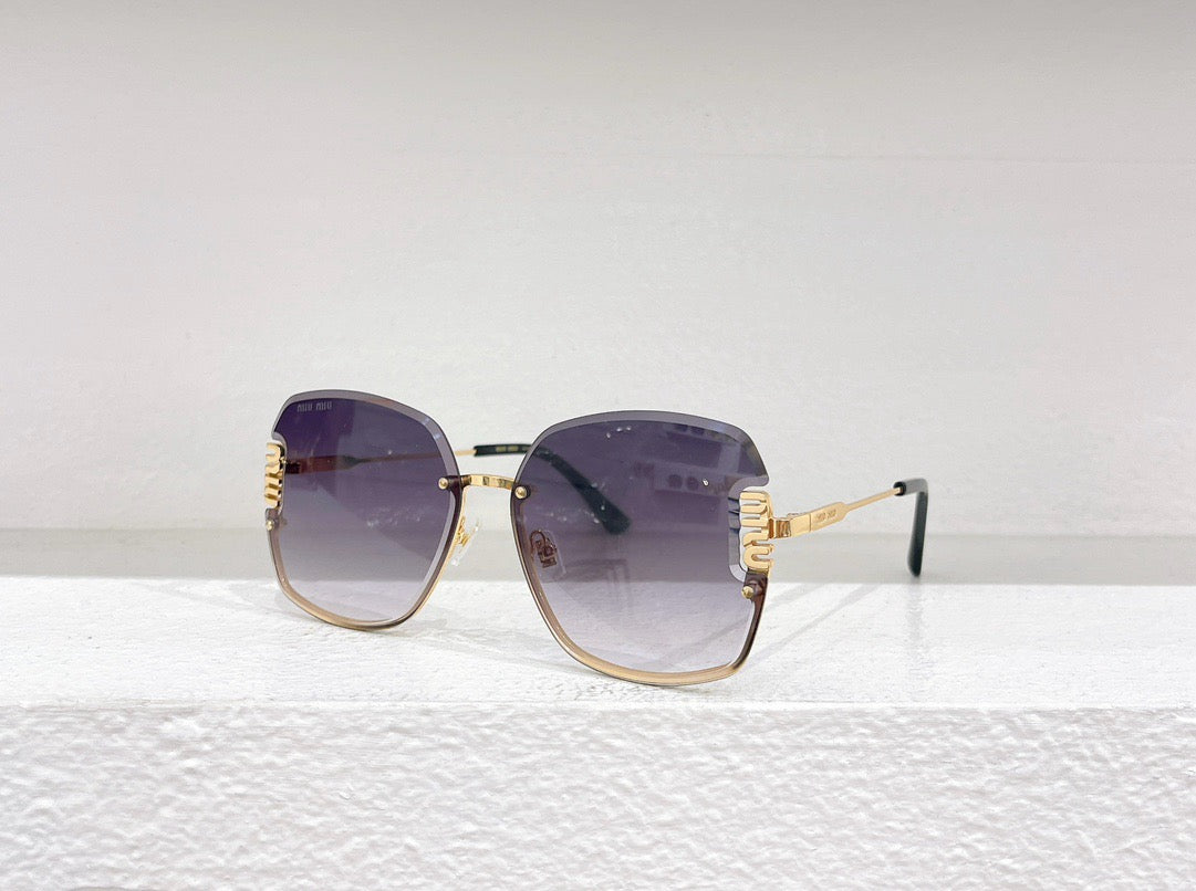 Schwarze, blaue und braune Sonnenbrille