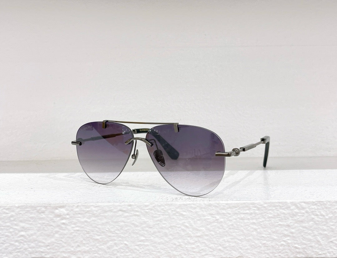 Blaue, braune, schwarze und rosa Sonnenbrille