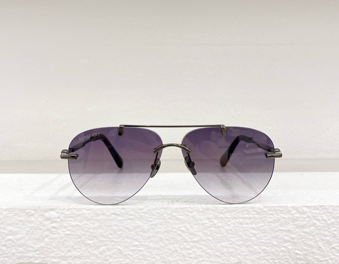Blaue, braune, schwarze und rosa Sonnenbrille
