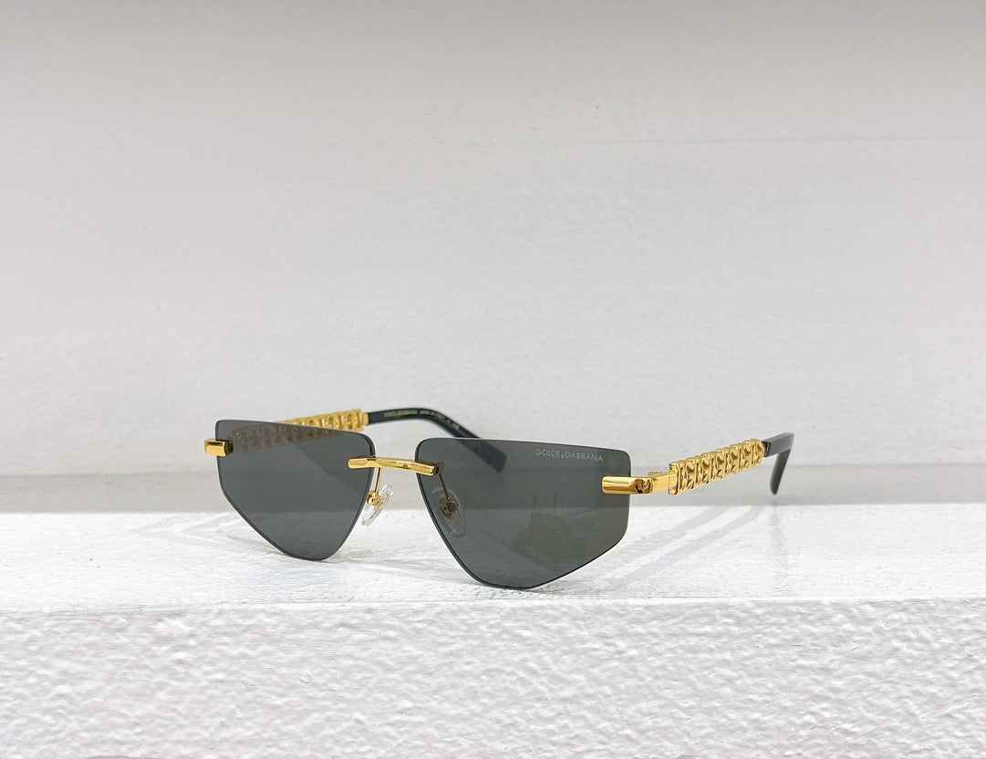 Schwarze, rosa und braune Sonnenbrille