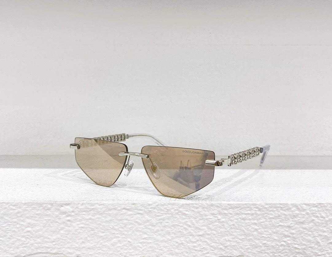 Schwarze, rosa und braune Sonnenbrille