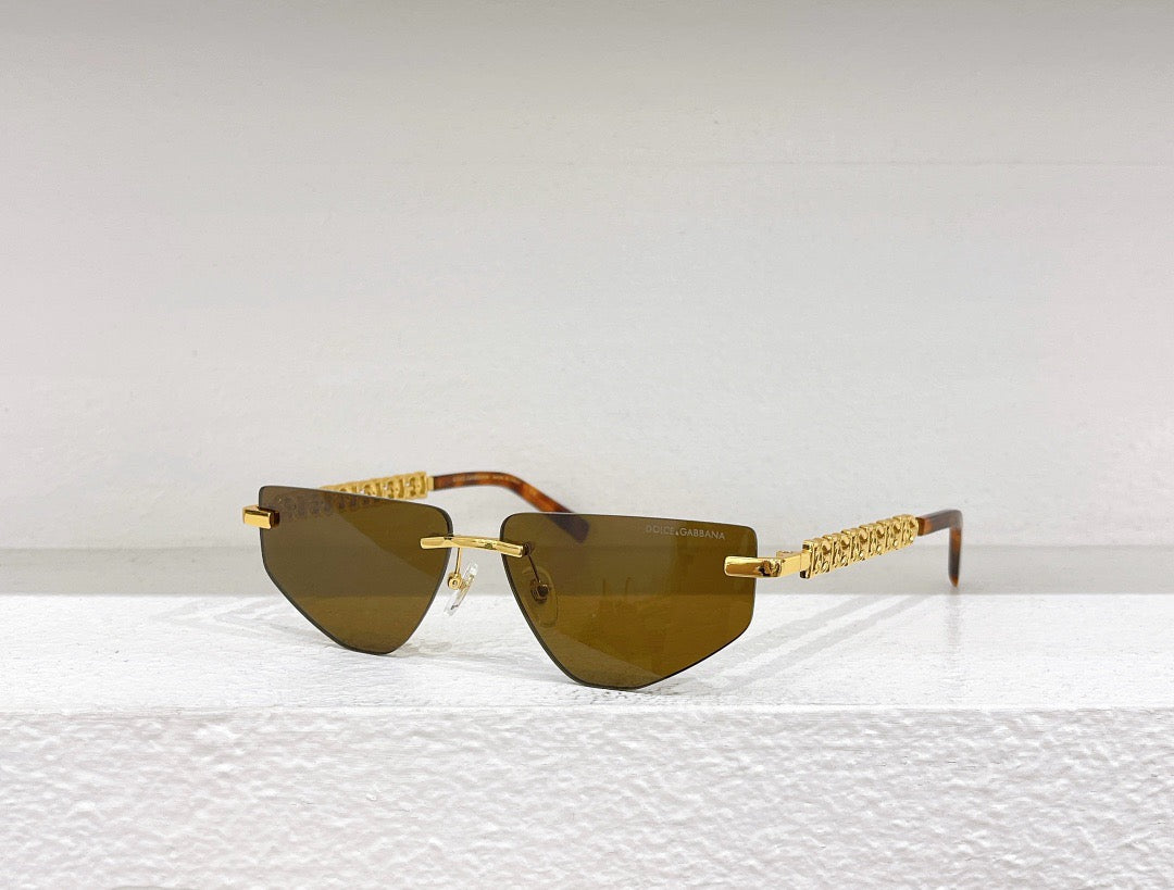 Schwarze, rosa und braune Sonnenbrille