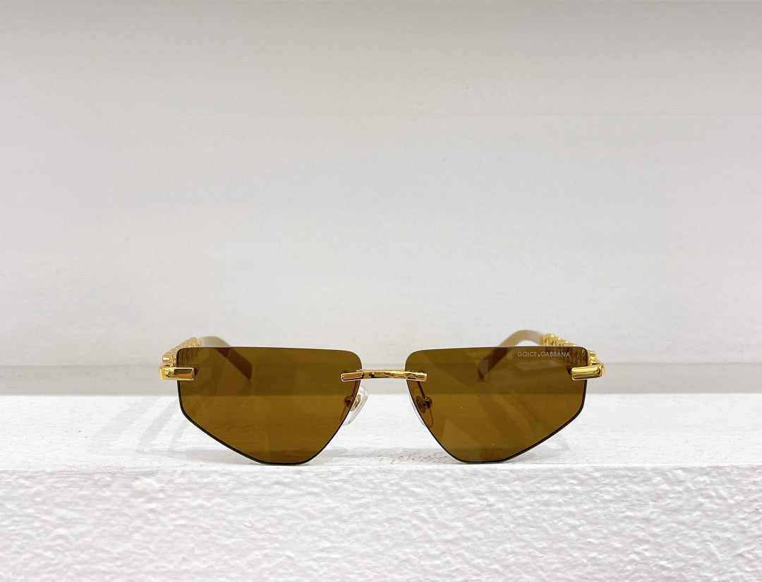 Schwarze, rosa und braune Sonnenbrille