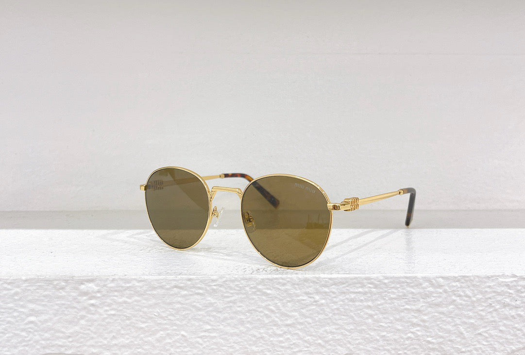 Schwarze und braune Sonnenbrille