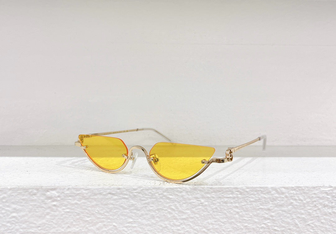 Schwarze, braune und gelbe Sonnenbrille