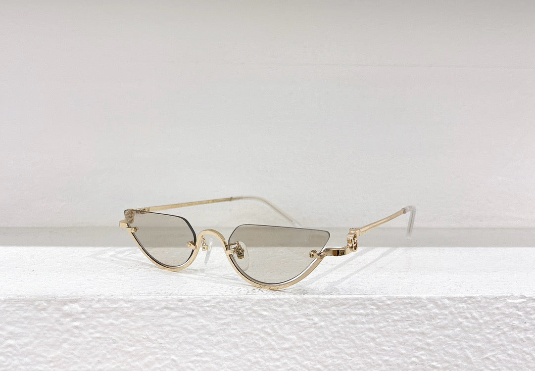 Schwarze, braune und gelbe Sonnenbrille