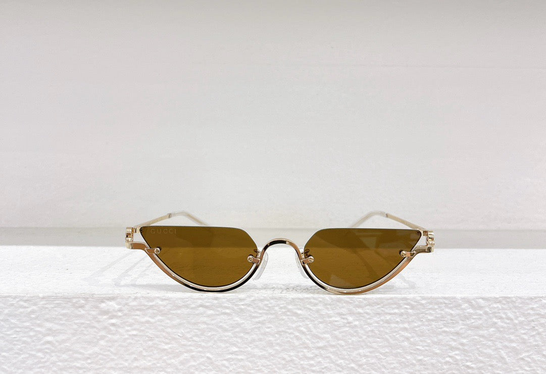 Schwarze, braune und gelbe Sonnenbrille