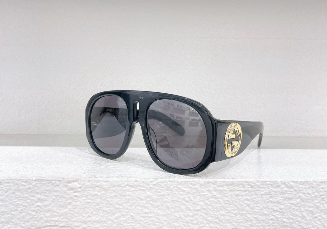 Braune, schwarze und blaue Sonnenbrille