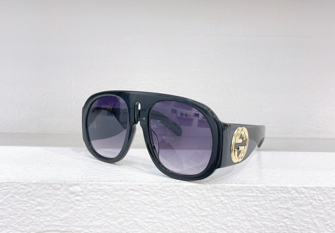 Braune, schwarze und blaue Sonnenbrille