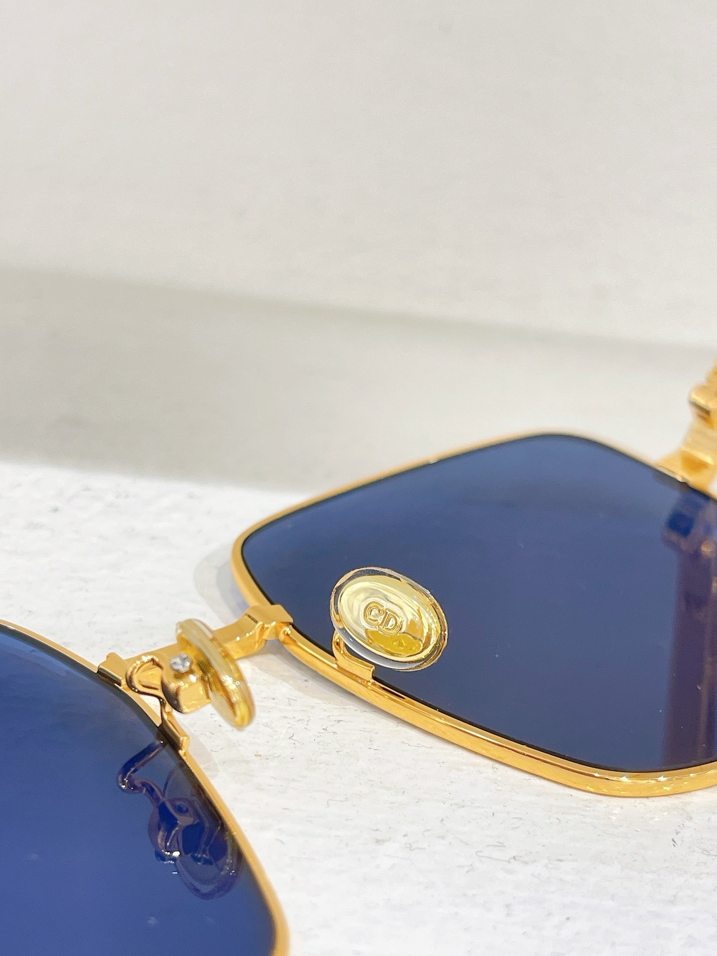 Brown and Blue Sunglass - FashionHype.xyz