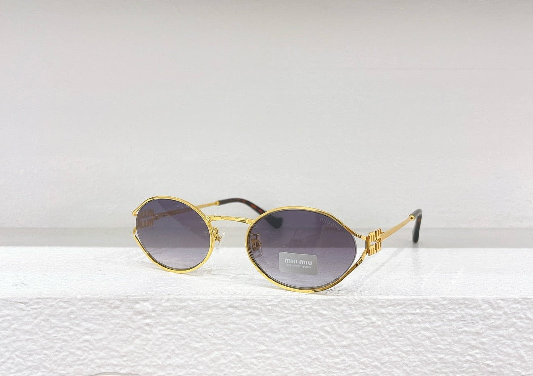 Gelbe, rosa und braune Sonnenbrille