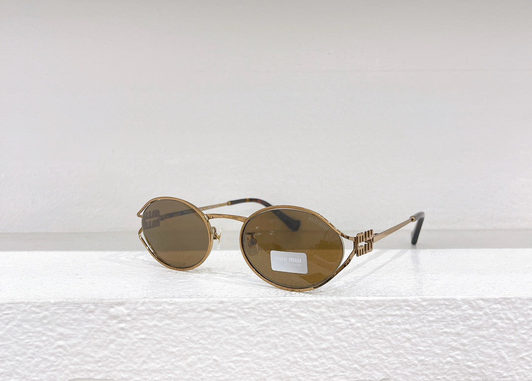Gelbe, rosa und braune Sonnenbrille