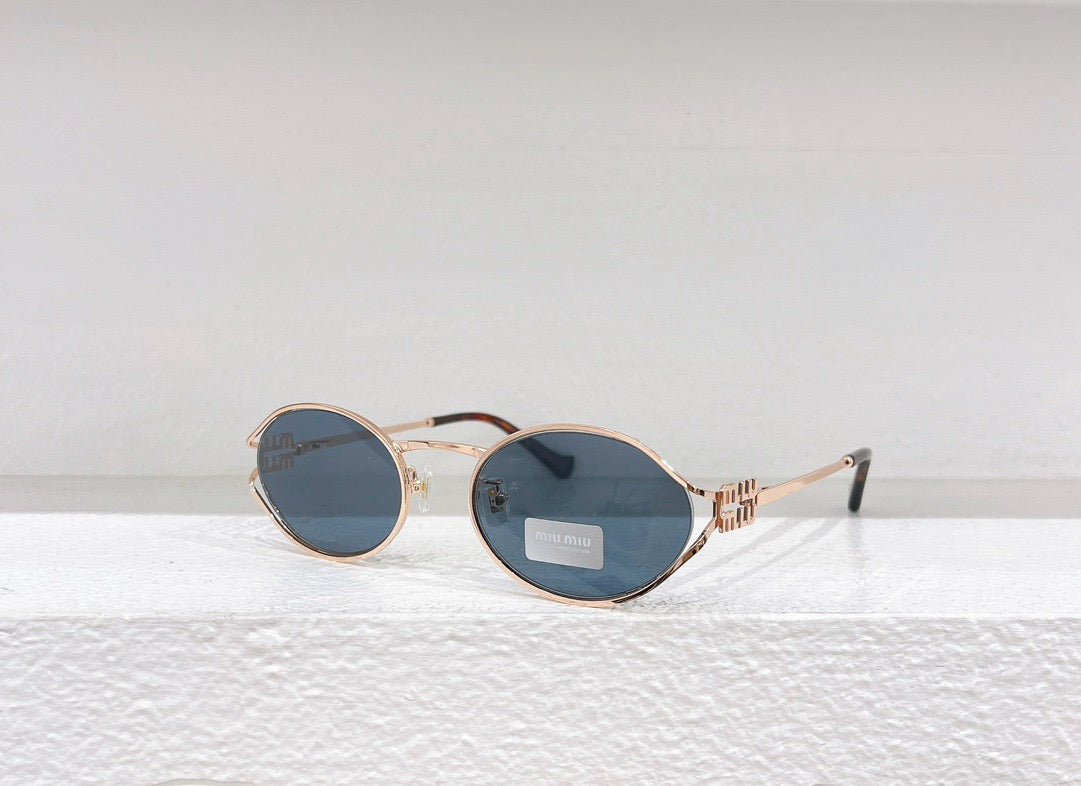 Gelbe, rosa und braune Sonnenbrille