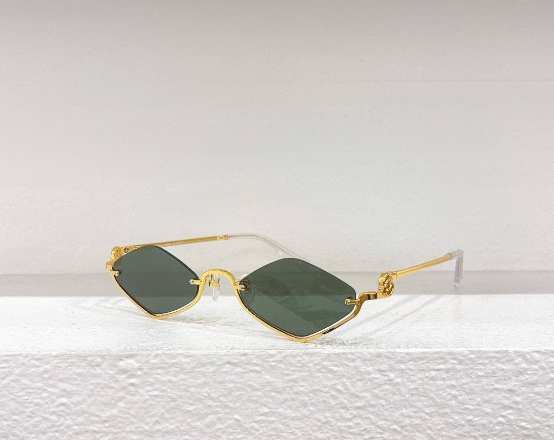 Gafas de sol negras, rosas y marrones