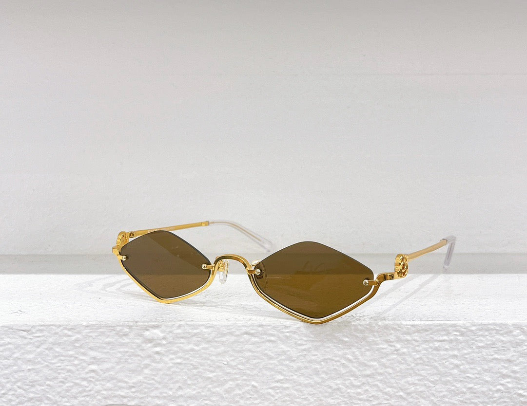 Gafas de sol negras, rosas y marrones