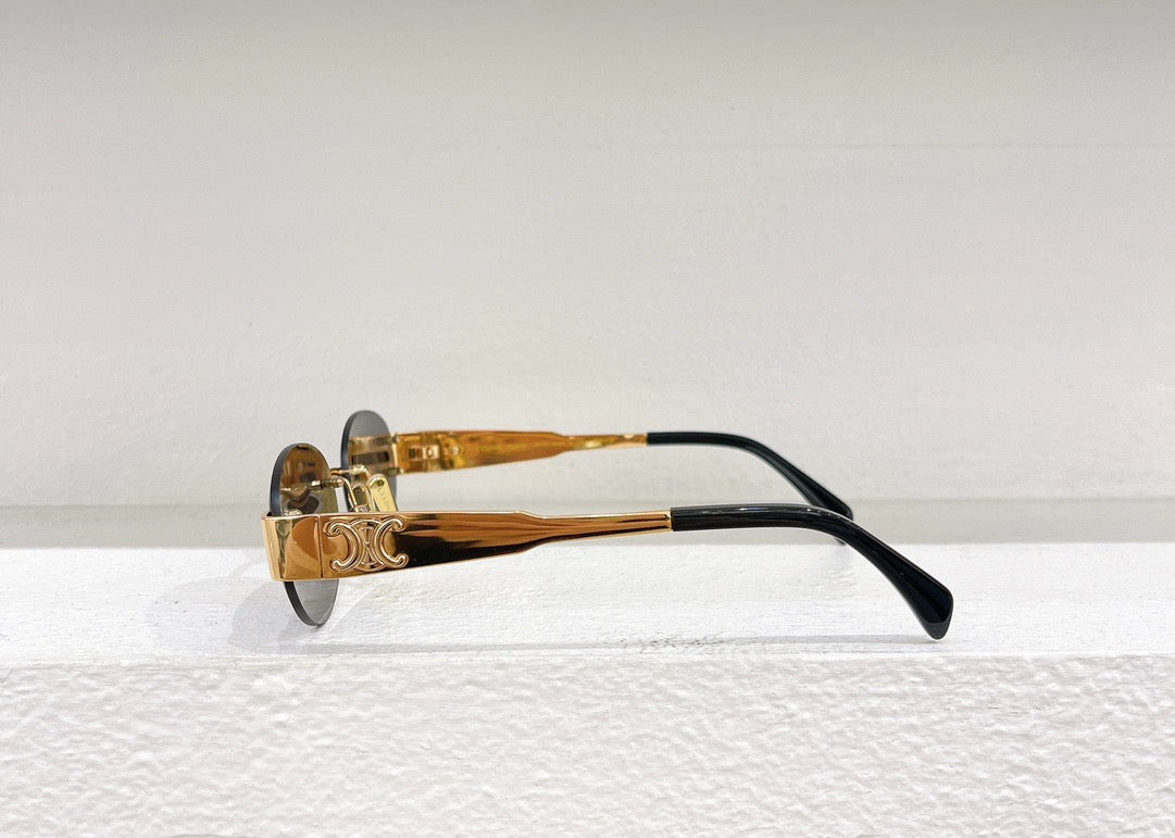 Schwarze, braune und rosa Sonnenbrille