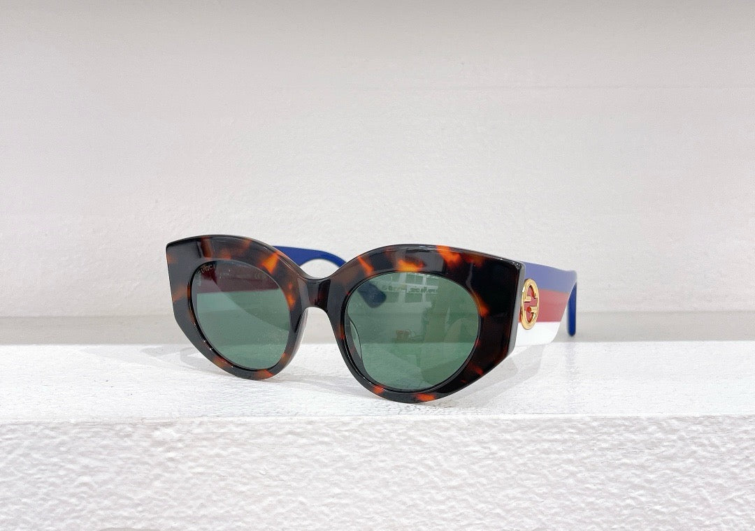 Schwarze und braune Sonnenbrille