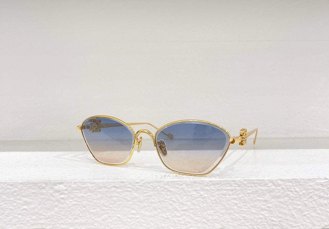 Braune, gelbe, rosa und schwarze Sonnenbrille