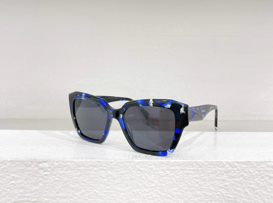 نظارة شمسية متعددة الألوان