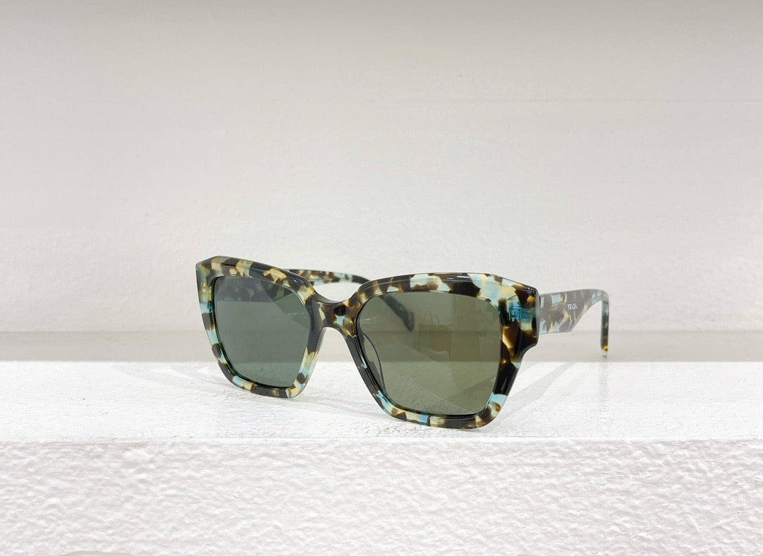 Mehrfarbige Sonnenbrille