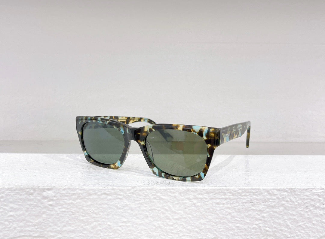 Mehrfarbige Sonnenbrille