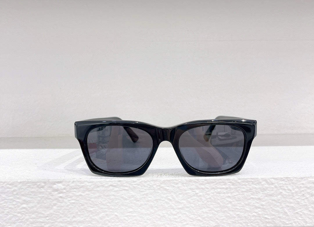 Mehrfarbige Sonnenbrille