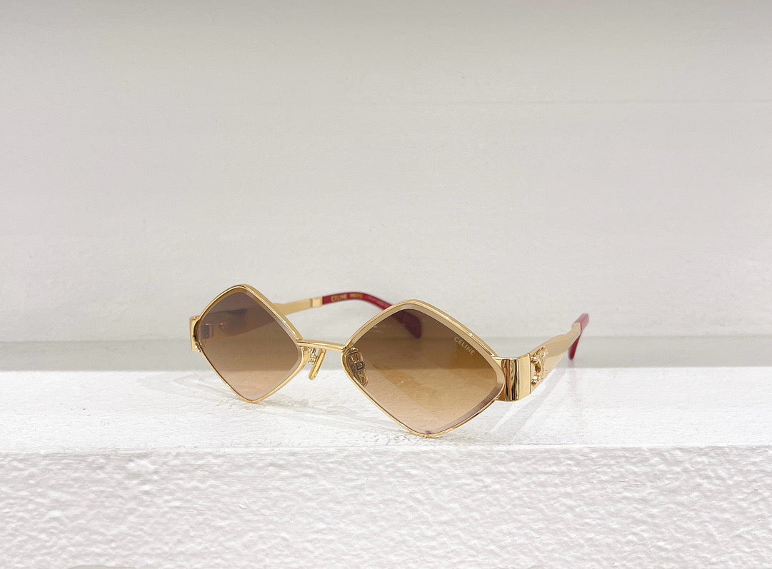 Schwarze, weiße, rosa und braune Sonnenbrille