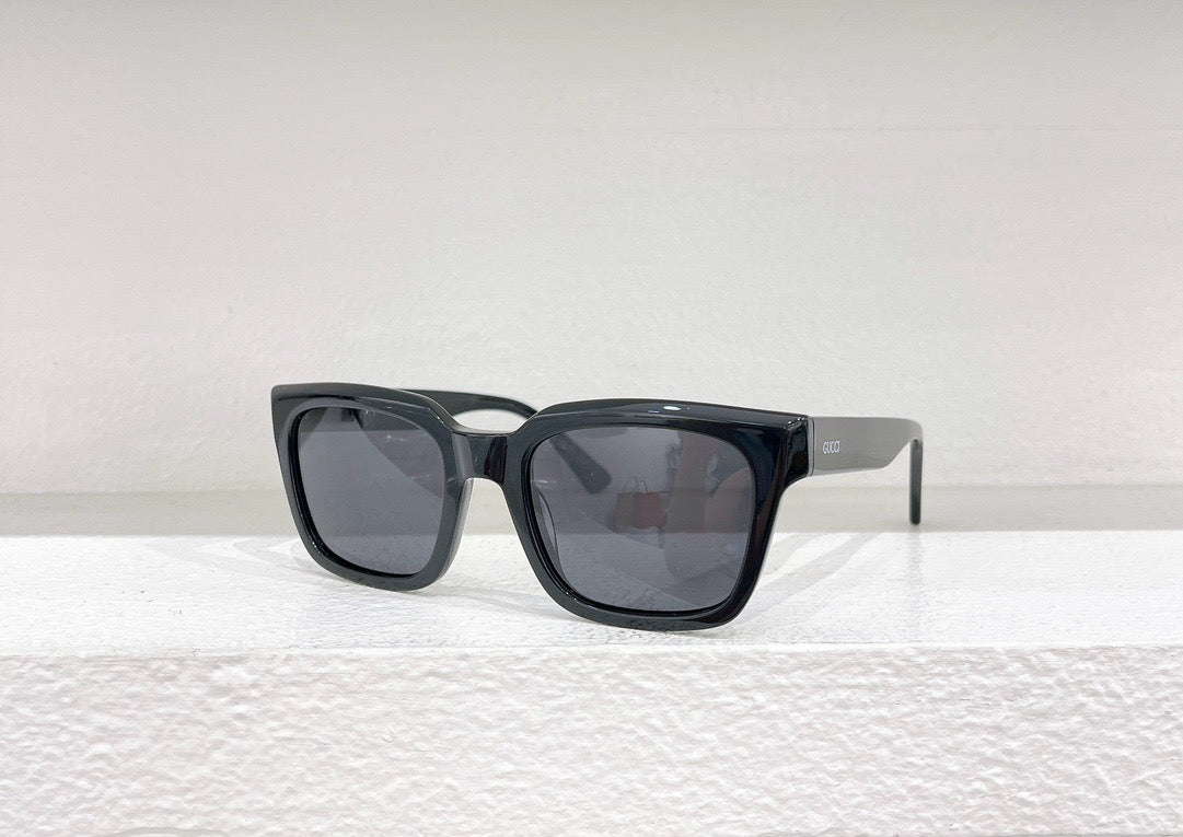 نظارة شمسية متعددة الألوان