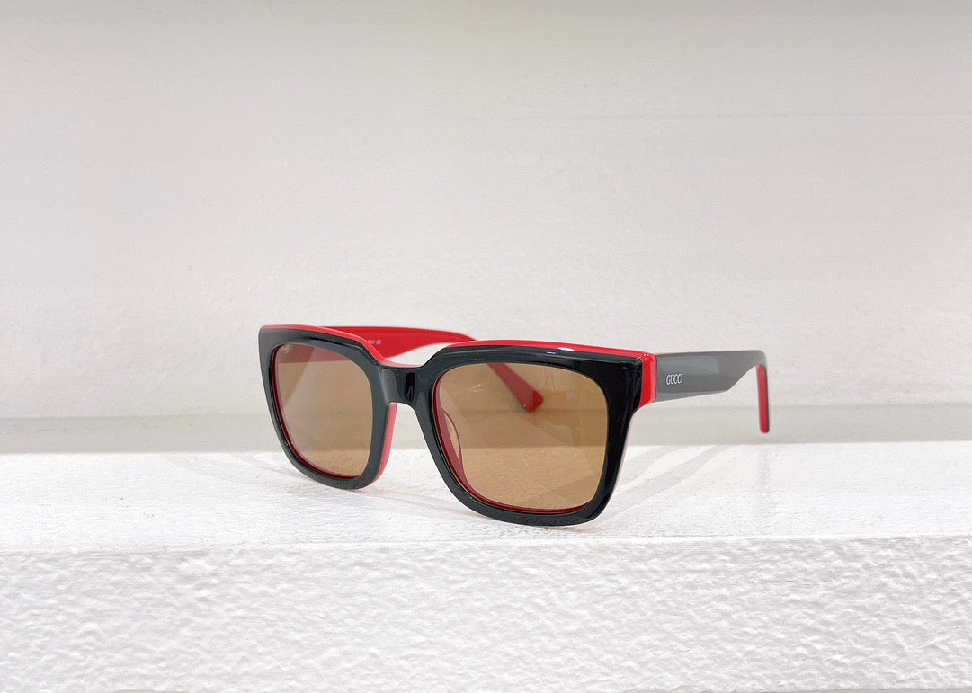 نظارة شمسية متعددة الألوان