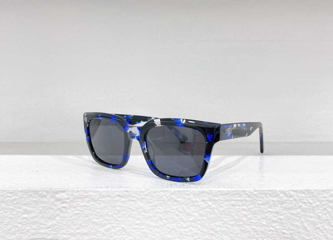 نظارة شمسية متعددة الألوان